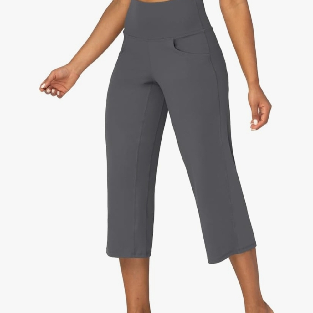 Gray Cropped Capris with Relaxed Fit and Wide Waistband - Picture 3 of 6